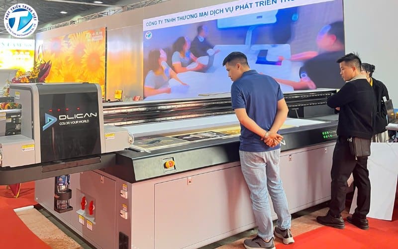 Máy in UV phẳng Dlican với chất lượng bản in nổi bật